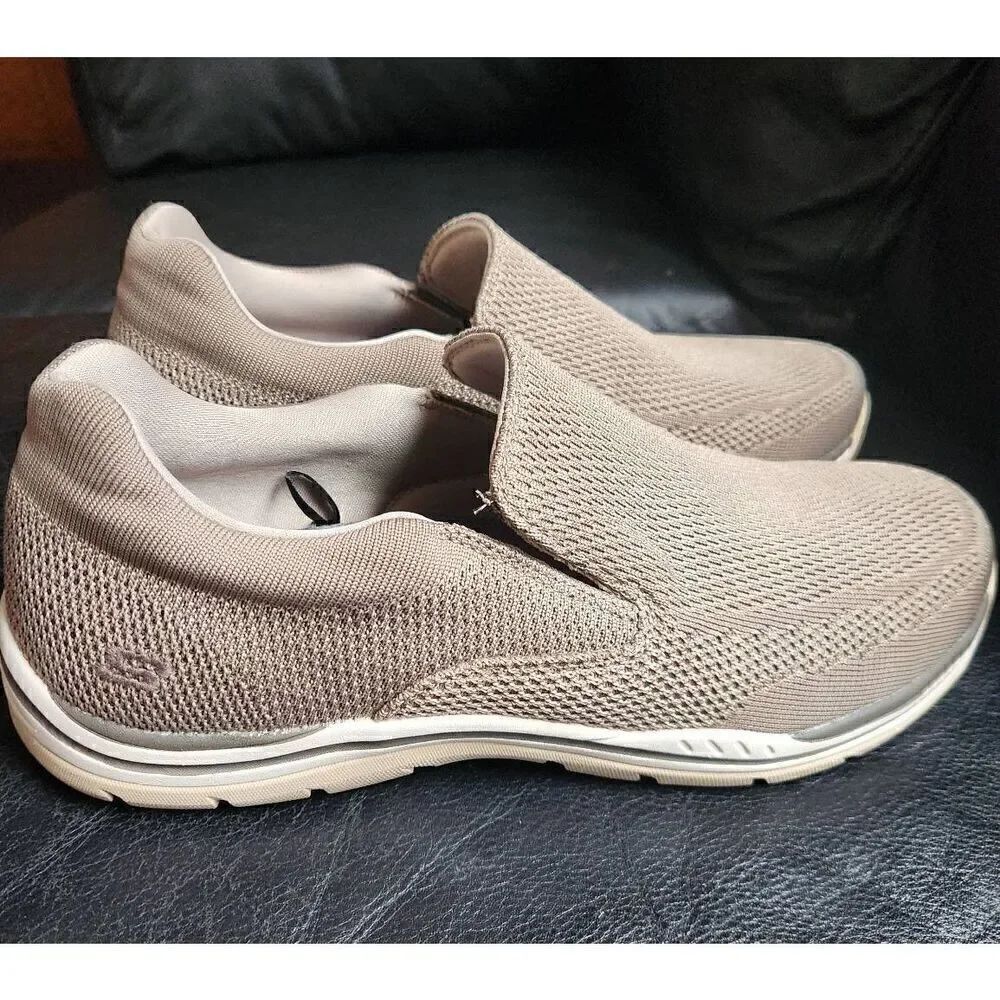 NWOT Men's Skechers Slip On Shoes Mens 13 Extra Wide Fit, Air Cooled Memory Foam